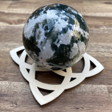 Celtic Knot Sphere Holder 02